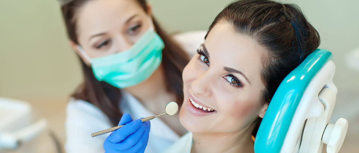 How A Cosmetic Dentist Manchester Can Help You