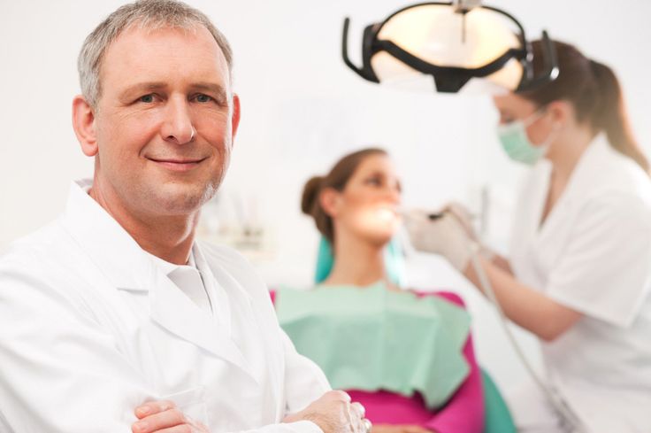 What does A Cosmetic Dentist In Manchester Do